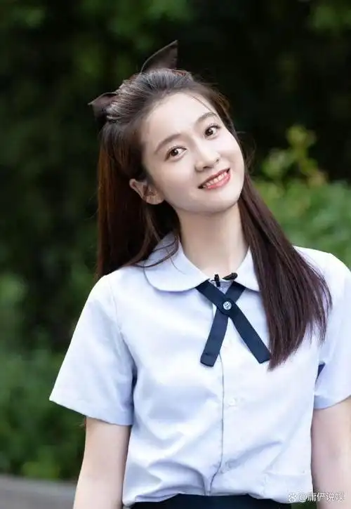 如今,27岁的张雪迎资源不断,前些年还曾参演《神雕侠侣》,《笑傲江湖