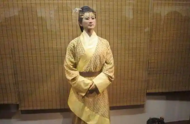 千年女尸,看上去面目狰狞,专家说:配得上古代美女称号_辛追夫人_尸体