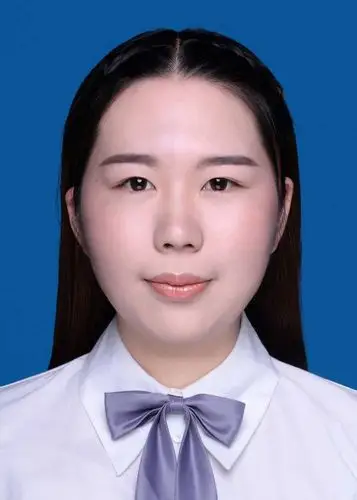 要社保卡要求 需要底色为白色,这样子衣服也要更改颜色了