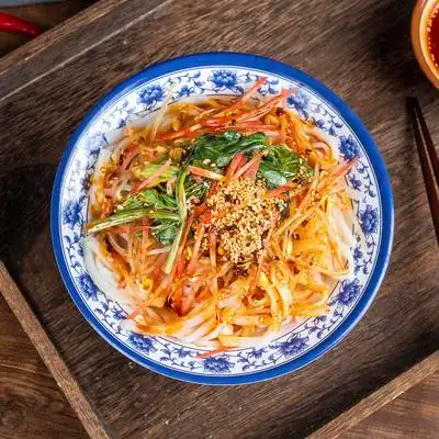 b西安红油面皮免煮速食凉皮开袋即食陕西特产小吃汉中面皮饱腹感