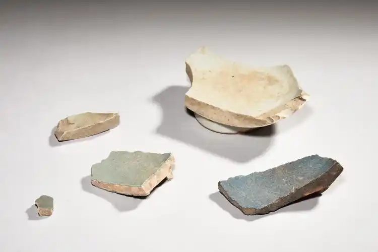 钧窑碎瓷4片 group of four jun ware broken porcelain pieces