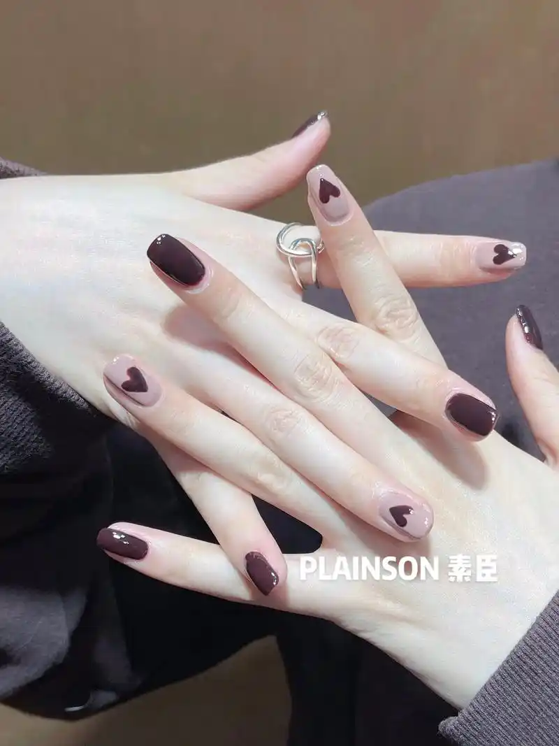 气质跳色爱心美甲95简约耐看又显白.