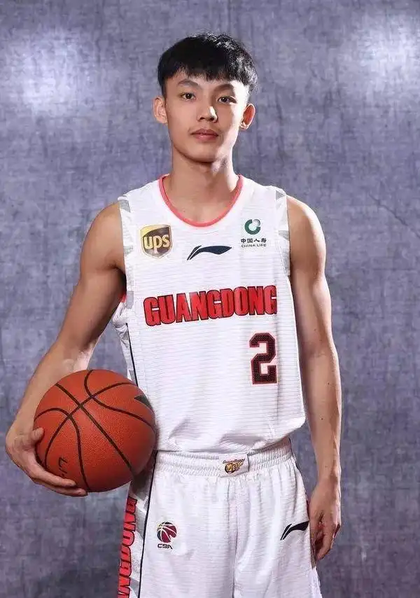 回顾:广东宏远男子篮球运动员徐杰涉嫌出轨,"毁三观"风波