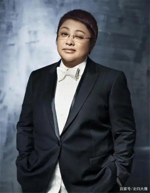 韩红自称年轻时是校花本以为是开玩笑看到18岁照片时被惊艳了