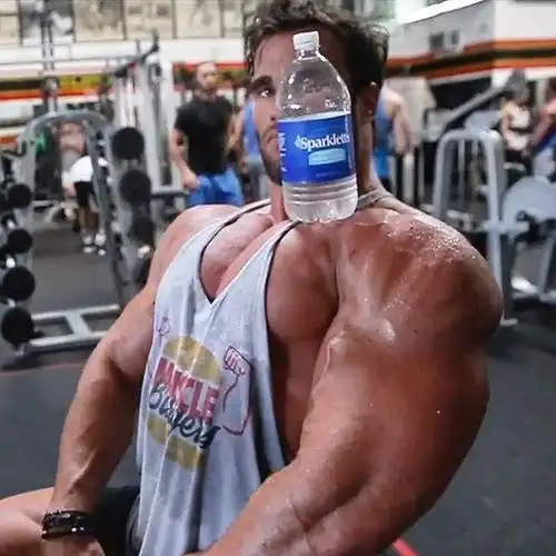 小阿诺停止健身4个月身材没有了当初的围度健美生涯岌岌可危