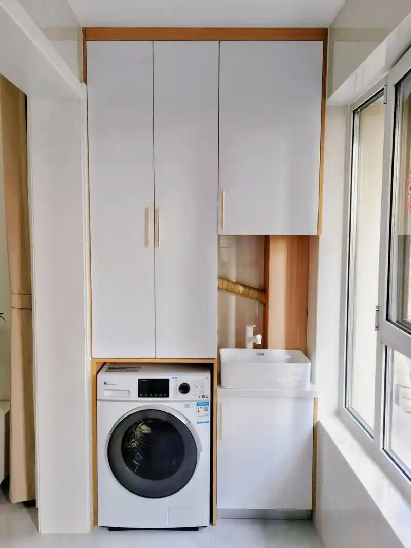 保留太阳能热水器也能拥有好看的阳台柜 我家阳台宽1.