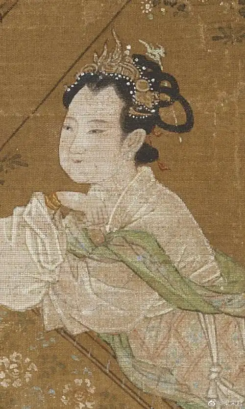 戴钳镯的宋代仕女67