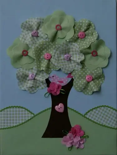 漂亮的儿童纸布拼贴画