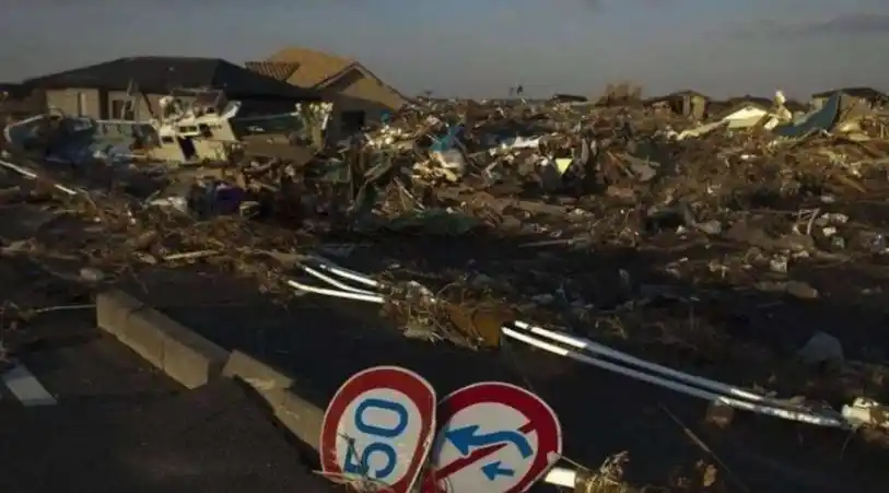 两个毛贼的贪念引发的一起事故