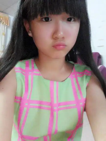 还好吧,我有个朋友差不多就这种类型的,属于比较活泼可爱的.