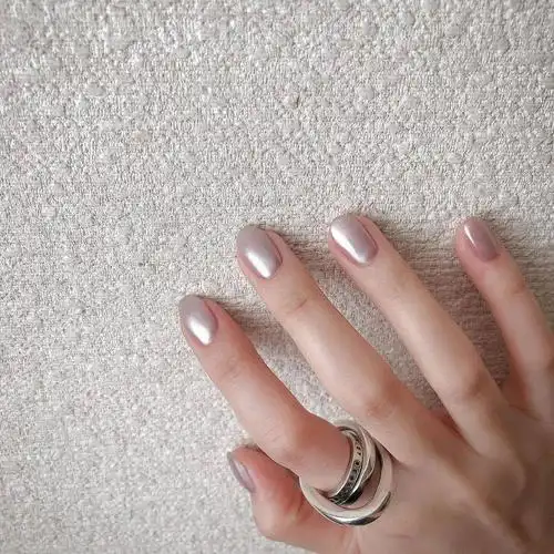 极简时尚的纯色系美甲承包你这个秋天的美