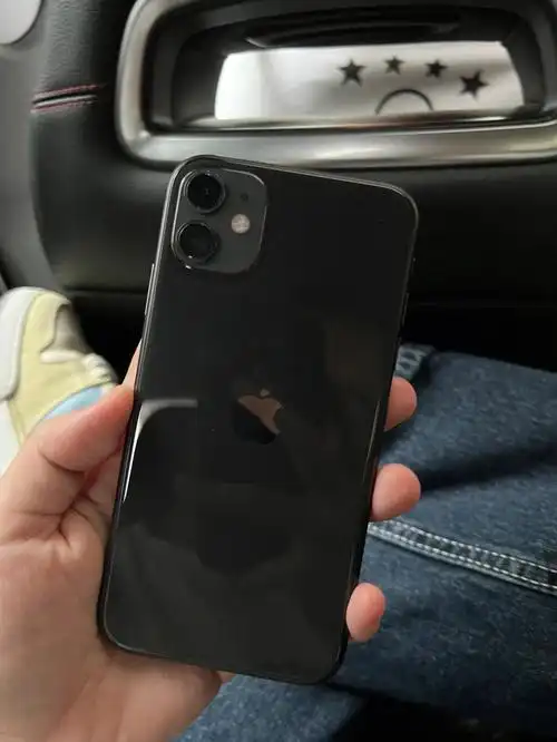 每年都跟着苹果出新机就换新机12之后的手机都非常的硌手12用完用13p