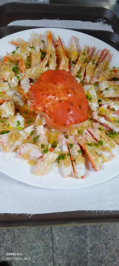 蒜蓉粉丝蒸帝王蟹的做法