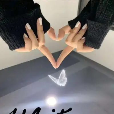 女生比心手势头像