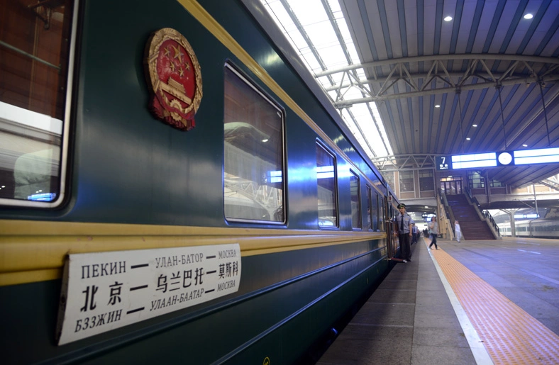 k3次列车只在每周的周三发车,途径中国,蒙古国,俄罗斯三国,全程7692