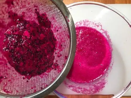 吃红心火龙果,尿会变成红色?天天吃火龙果,这几件事你未必清楚