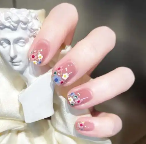 好看的春天花朵手绘美甲图