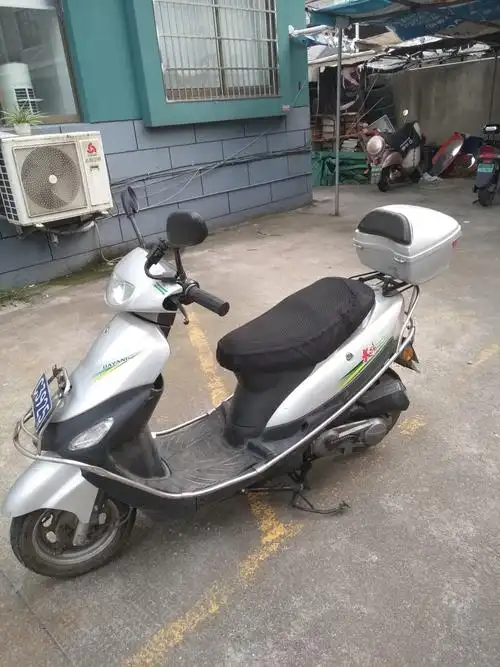 转让48cc踏板轻骑摩托车