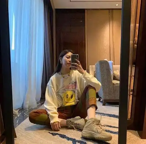 周雨彤最爱aj,欧阳娜娜专宠匡威,女明星都爱什么鞋