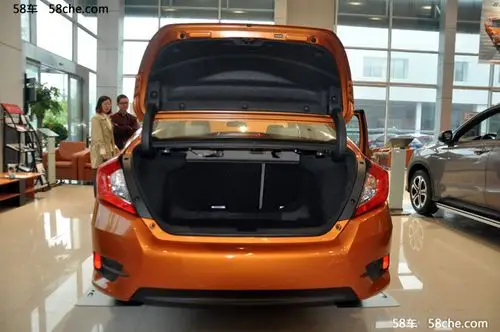 超越不止 实力来袭 第十代思域静态实拍