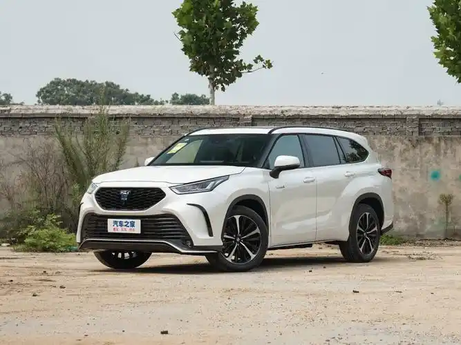 一汽丰田 皇冠陆放 2022款 2.5l hev四驱尊贵版