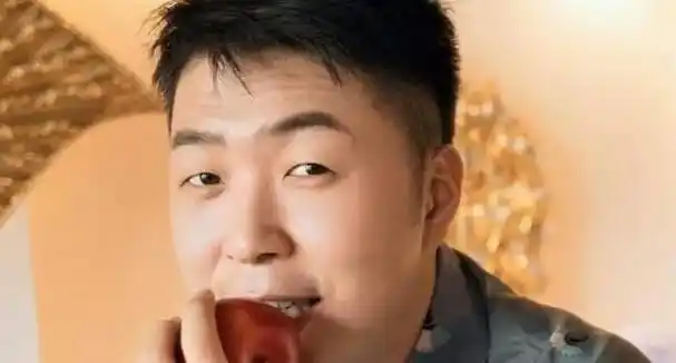 江南首富杜国豪闻名全国,拥有庞大的产业帝国.