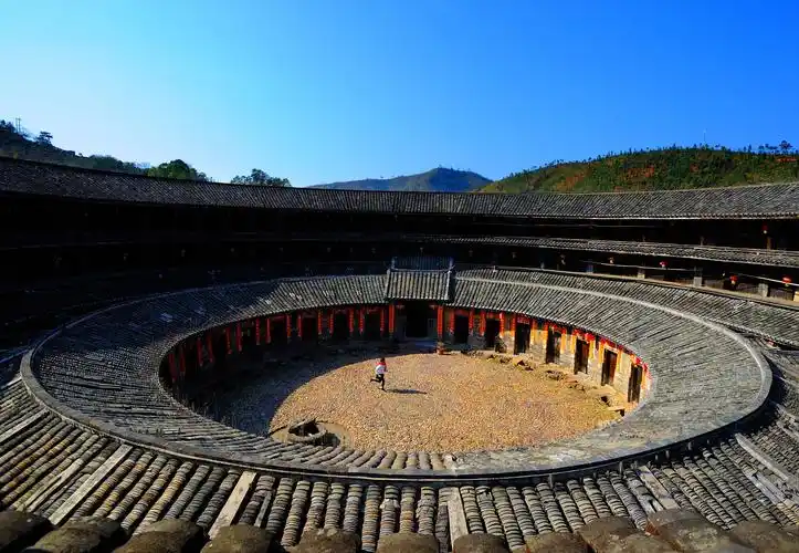 族居的特色建筑——福建土楼