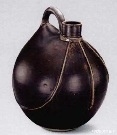 耶律羽之墓随葬黑釉皮囊壶