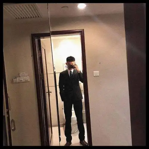 路人拍的男生到底有多帅