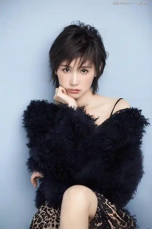 王子文:时尚界另类女神,酷帅优雅两不误!_风格_魅力_连衣裙