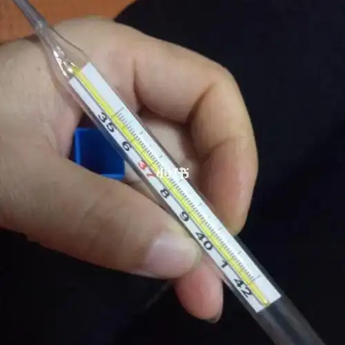 需要夹水银温度计测量温度水银测温度图片真实高清水银测温度照片阳了