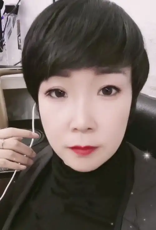 杜新枝让金果儿吃了瘪,金果儿便开始报复杜新枝,两