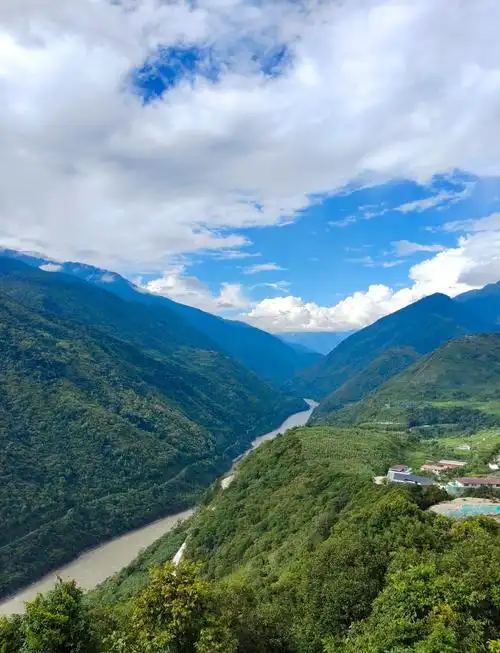 墨脱县旅游必去的五大景点推荐