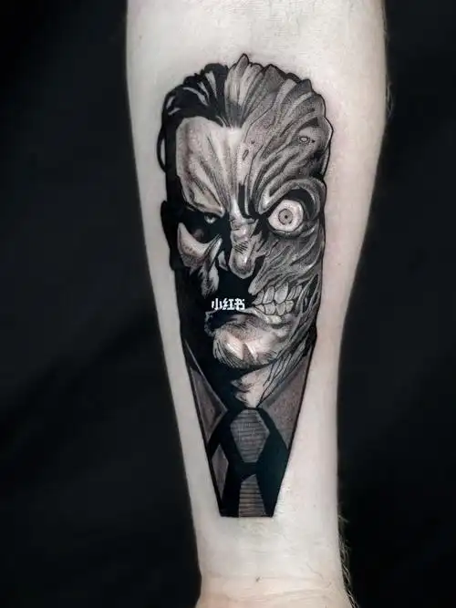 洛杉矶纹身私人订制蝙蝠侠对头双面人