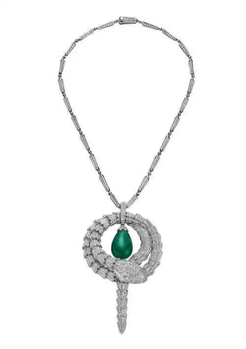 宝格丽serpenti钻石项链吊坠 图片来源:宝格丽