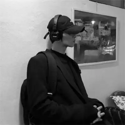 男头黑白真人头像高冷帅气图片