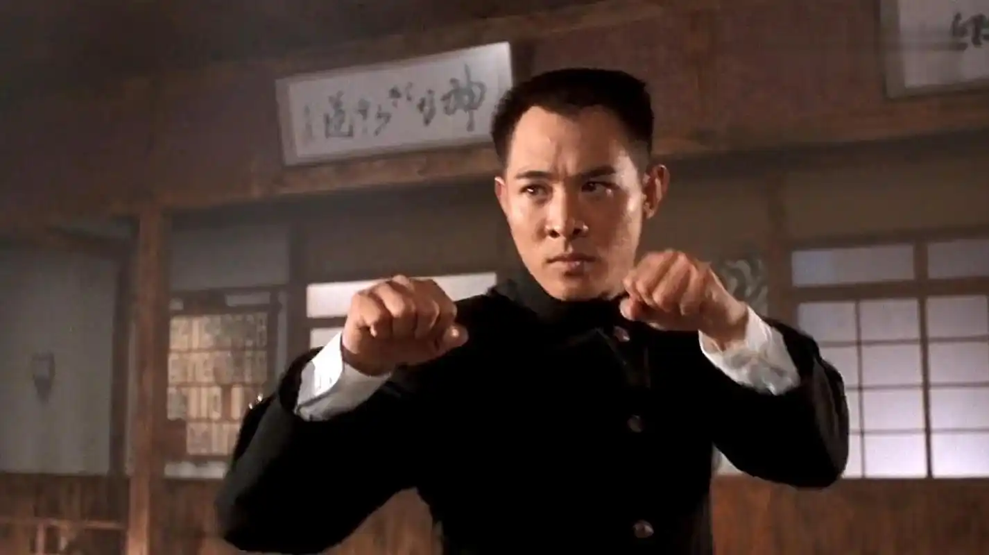 精武英雄:李连杰最艰难一战,胳膊脱臼依然不退,错过绝对遗憾!