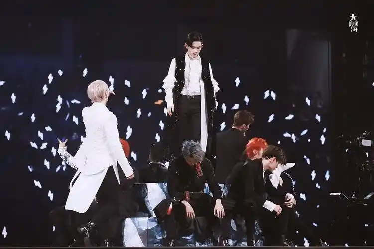 马上就是久违的11人合体了,期待新舞台新造型,大.