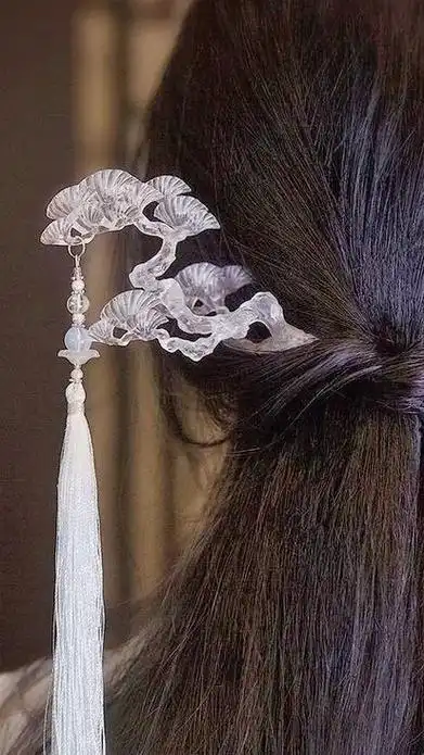 步摇   中国古代妇女的首饰.步摇   [bù yáo]   - 抖音