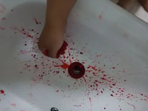 求大神帮忙p成割腕的要逼真