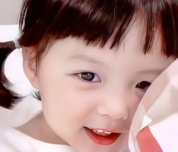 丸子妹头像这么可爱的丸子上幼儿园也会哭呢