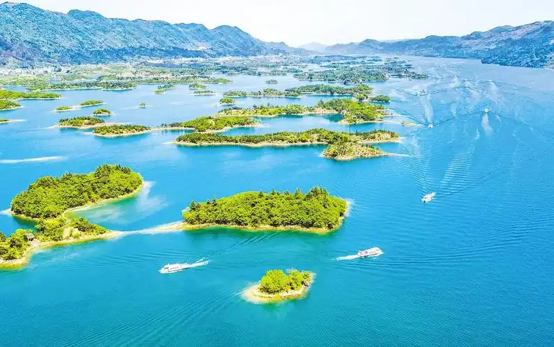 阳新县仙岛湖景区山青水绿,风光旖旎.(湖北日报全媒记者 薛婷 摄)