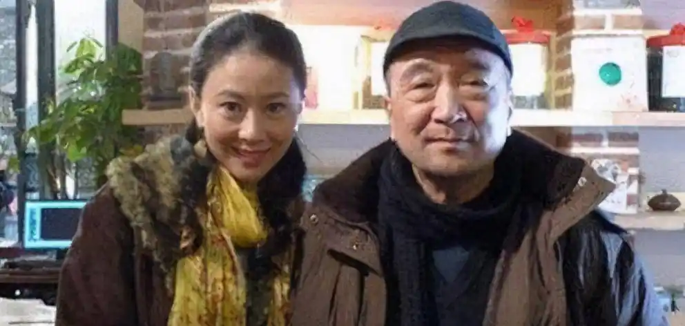 原创73岁老戏骨李保田现状如何夫妻很恩爱但女儿竟然跟母亲姓