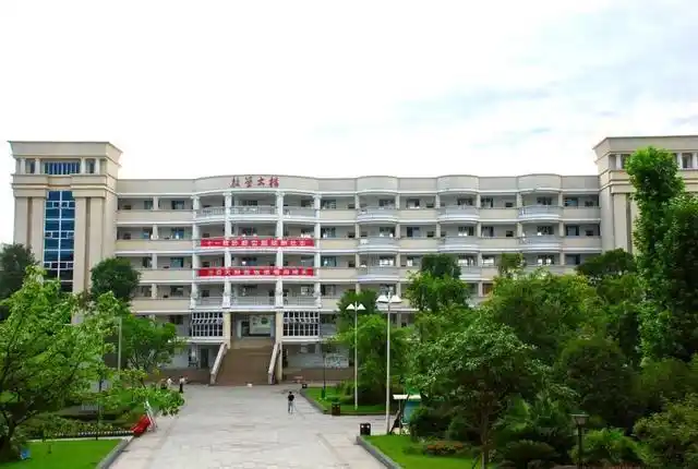 双流中学,凭什么被家长称作成都高中的"双一流"