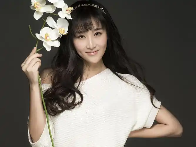 钱璇,内地演员,美女,端庄,写真,明星,拉风传媒钱璇壁纸图片