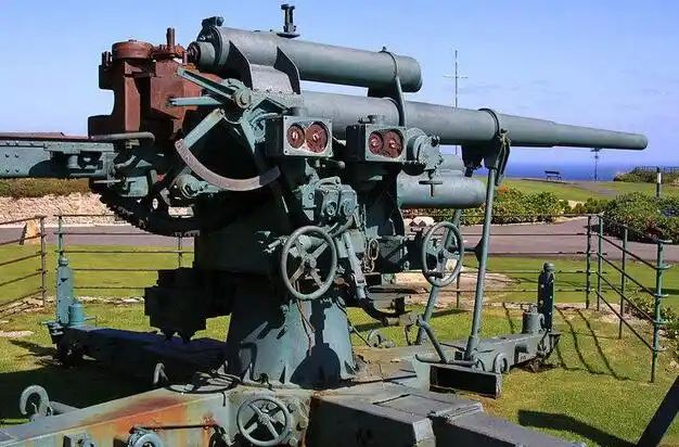 能力强88毫米高射炮最初的型号是flak18,刚一面世,就被德国空军采用