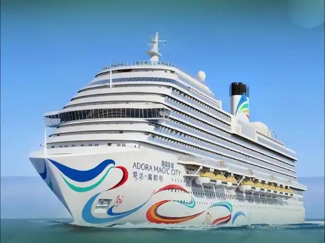 首艘国产大型邮轮,累计接待游客近1万人次