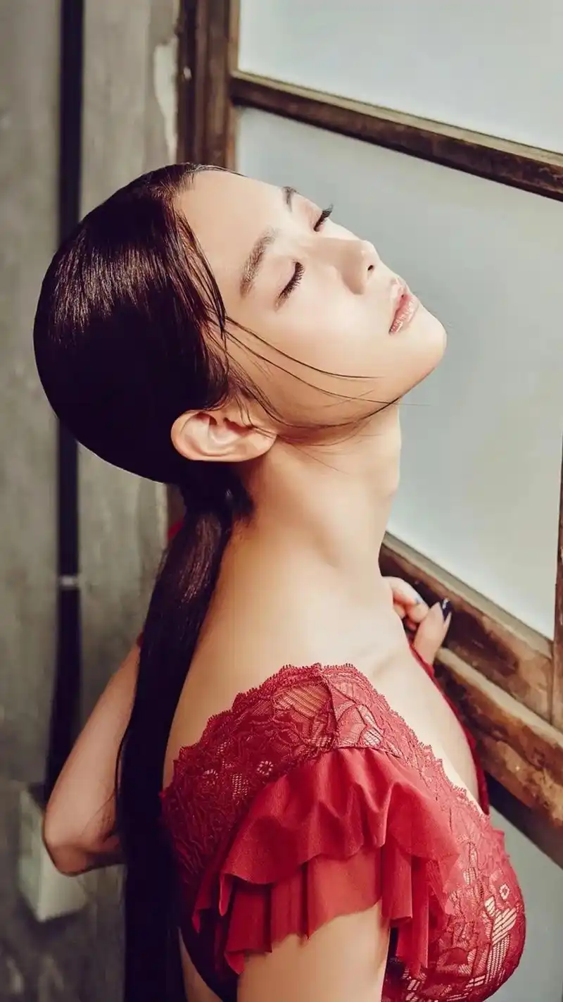 克拉拉(clara lee), 本名李成敏,1986年1月1 - 抖音