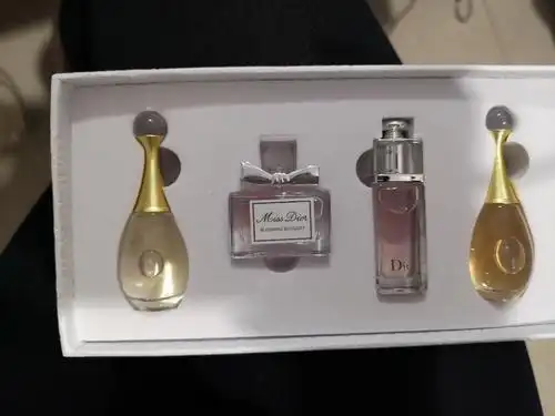 (dior)迪奥香水小样套装礼盒情人节礼物节日礼品 每瓶5ml 四件套晒单