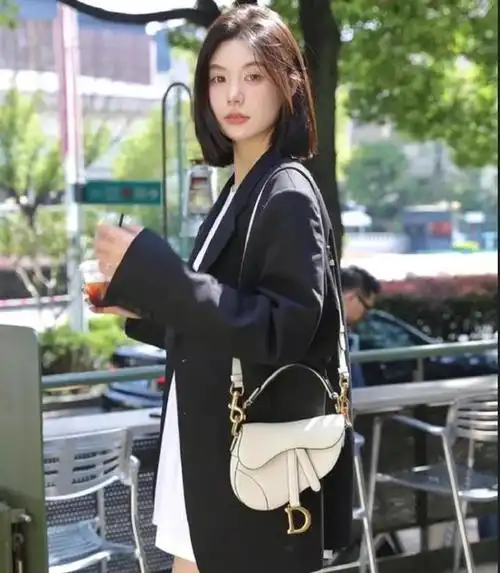 大方脸剪什么短发好看?这几款换上就显瘦!